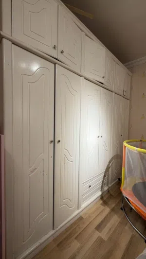 دولاب كبير وقوي جداً للبيع