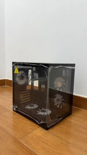 للبيع كيس بيسي جديد مع 5 مراوح Pc case for sale New
