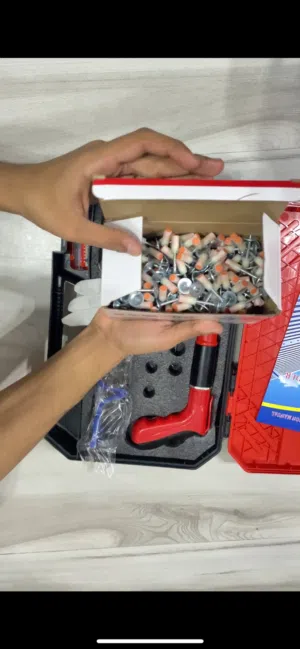 مسدس المسامير