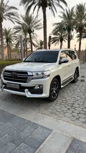 Used Toyota Land Cruiser in Al Ain