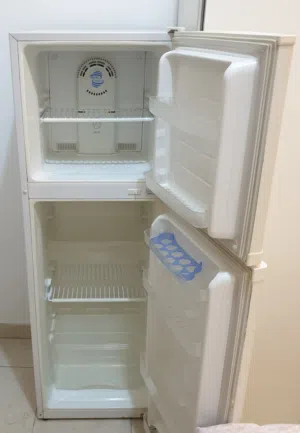 ثلاجه للبيع