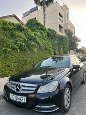 مرسيدس C180 فحص كامل قصعة فل كامل مع فتحة بحالة ممتازة  وارد غرغو الأردن  1600 تيربو