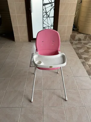 كرسي اطفال بحالة جيدة