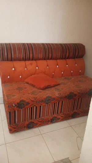 ثلاث كنبة مستعملة وقديمة ب 10ريال