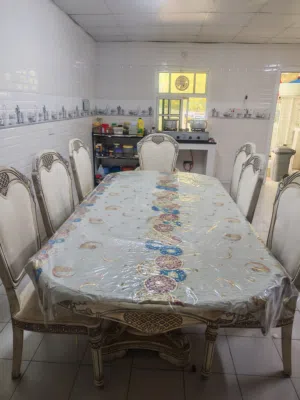 طاوله طعام