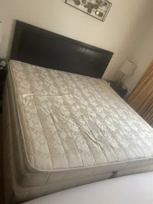 مرتبة سرير كبير