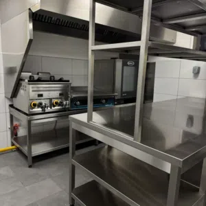 هل عندك مطعم، كافيه، أو فندق وتحتاج تجهيز المطبخ بالكامل؟