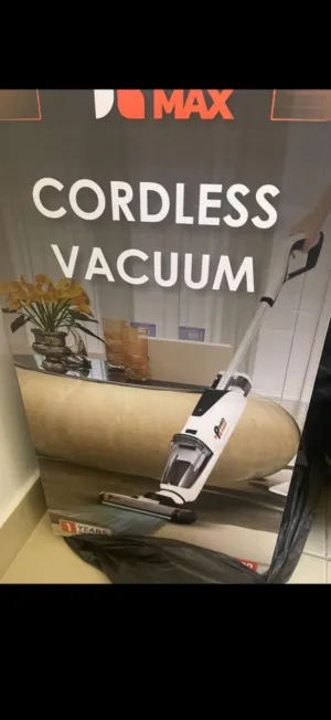 مكنسة كهربائية حجمها منيح ومش دفش وسهلة الاستخدام