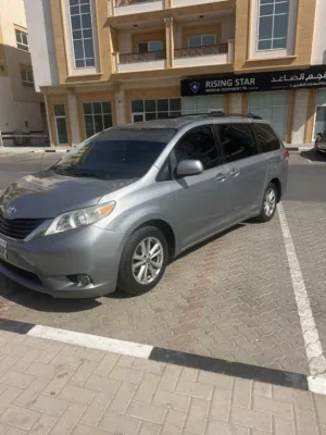 Toyota Sienna 2012 Family use , great condition well maintaine