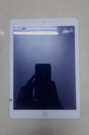 Apple iPad 5 128 GB in Al Batinah
