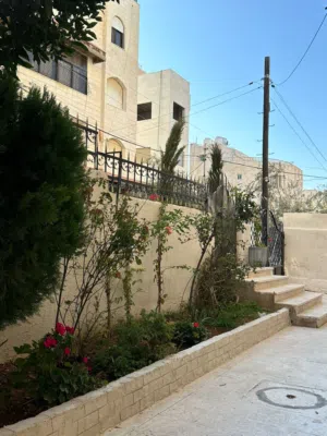 300 m2 4 Bedrooms Apartments for Sale in Amman Arjan