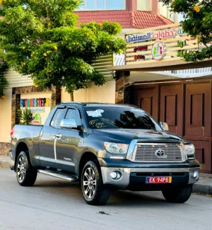 Used Toyota Tundra in Tripoli