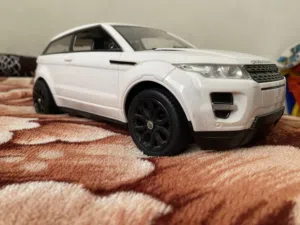 سيارة تحكم على الشحن