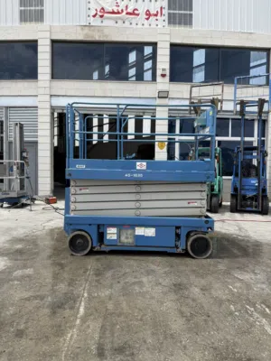 Scissor lift (10M)