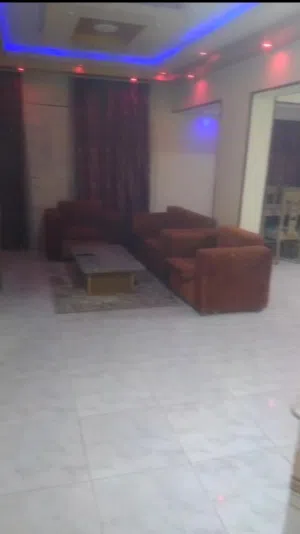 شقه للايجار بمدينه نصر الحي التامن خطوات لمصطفي النحاس