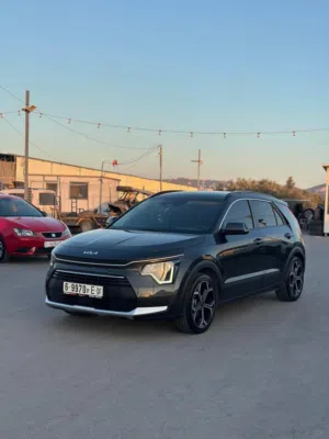Kia . Niro . 2023 . Used2