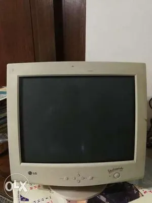 شاشة كمبيوتر مكتبي ماركة سامسونج