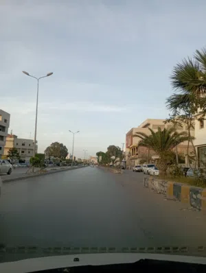 موقع تجاري للبيع. .. شركة أو مدرسة أو جامعة .. في منطقة السبعة