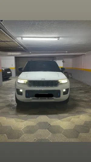 Used Jeep Grand Cherokee in Amman