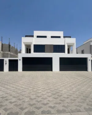 Luxury Villa for Sale in South Mawaleh/فيلا فاخرة للبيع في الموالح الجنوبية