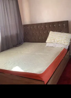 فرشه زمبرك بحاله ممتازه للبيعع