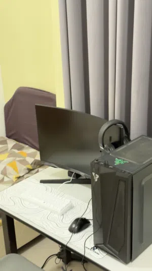 بيسييي نظيفففف جداً مع الست اب كامل للبيع مستعجللللل او للبدل بما يناسب من ماكبوك او ايباد ابل