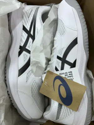 حذاء اسيكس صالات جديد لم يلبس أبداASICS New shoe, never used