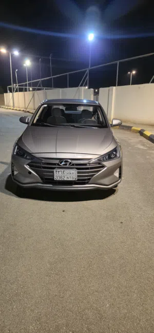 Hyundai  Elantra  2019