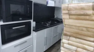 كاونتر مطبخ شبه جديد و بحالة جيدة