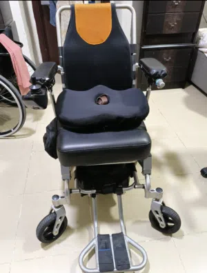 Electric wheelchair