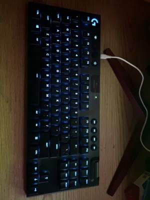 كيبورد Logitech G915 TKL Lightspeed – لاسلكي – زي الجديد