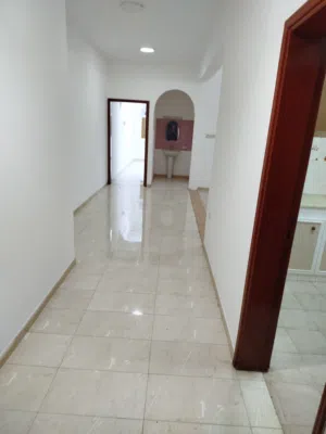 متاح لدينا شقه بالخوير وبوشر خلف مجمع الياسمين قريب من فندق رادسون بلو ومطعم البغل ومانجو طلعت بسعر