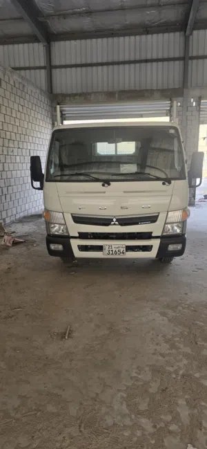 Mitsubishi 4.35  half lorrie 2024 7200kd  and pick up  Mitsubishi 2016 Double cabin 1500kd