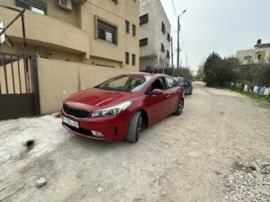 كيا سيراتو 2017 لون احمر 1600 بنزين