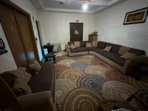 للبيع طقم كنب كورنر مستخدم بحالة ممتازة