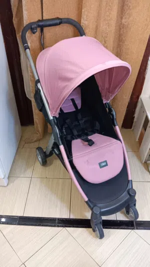 عربة أطفال ماركة عالمية ماماز اند باباز mamasandpapas