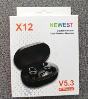 سماعات أذن لاسلكية X12 تعمل بتقنية Bluetooth.