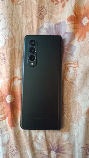 Samsung Galaxy Z Fold3 5G 256 GB in Amman