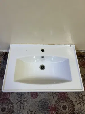 للبيع مغسلة