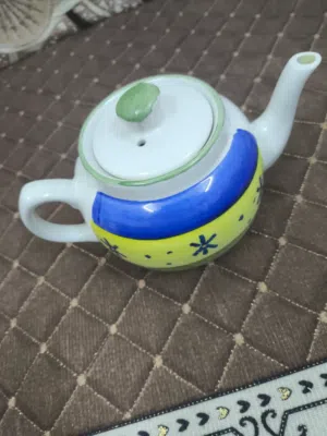 قوري حجم وسط