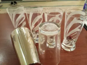 Russian standard Boston Shaker + 4 high ball glasses. Check the picture and video