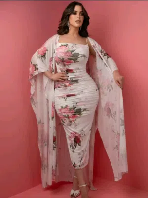 فستان طلبته من شي ان لبسته لمده ساعه واايد حلو على البس يلبس M/S