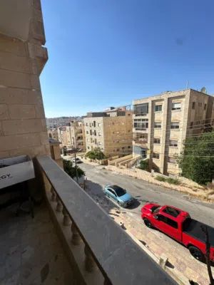 شقه للبيع في ضاحية الرشيد مقابل مدارس المنهل