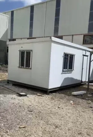 كرفان بحاله ممتازه للبيع مقاس 10*3