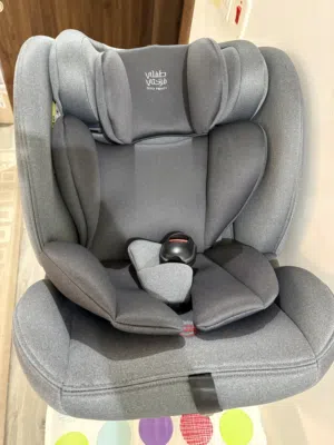 كرسي أطفال للسيارة