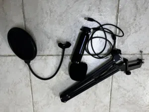 مايك جيمنج مع ستاند وفلتر