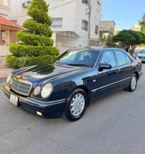 مرسيدس E200 قرش ونص موديل 1998 للبيع بحالة الوكالة فل كامل فحص مُرفق