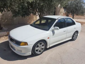 ميتسوبيشي لانسر 1997 ومحدثة 2000