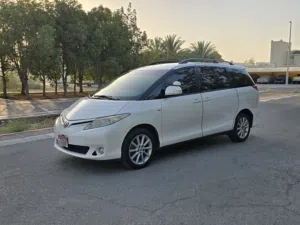 تويوتا بريفيا SE موديل 2014  ثاني مالك من الوكالة  نظيفة جداً  استخدام شخص