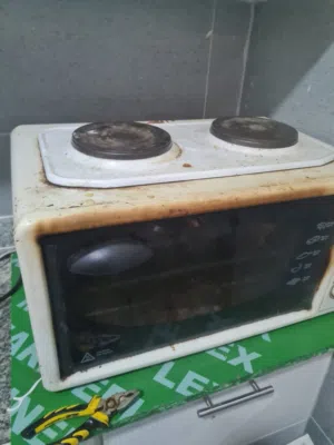 بوتوجاز 4 شعله بحاله جيده ف الاستخدام وفرن كهربائي ممتاز